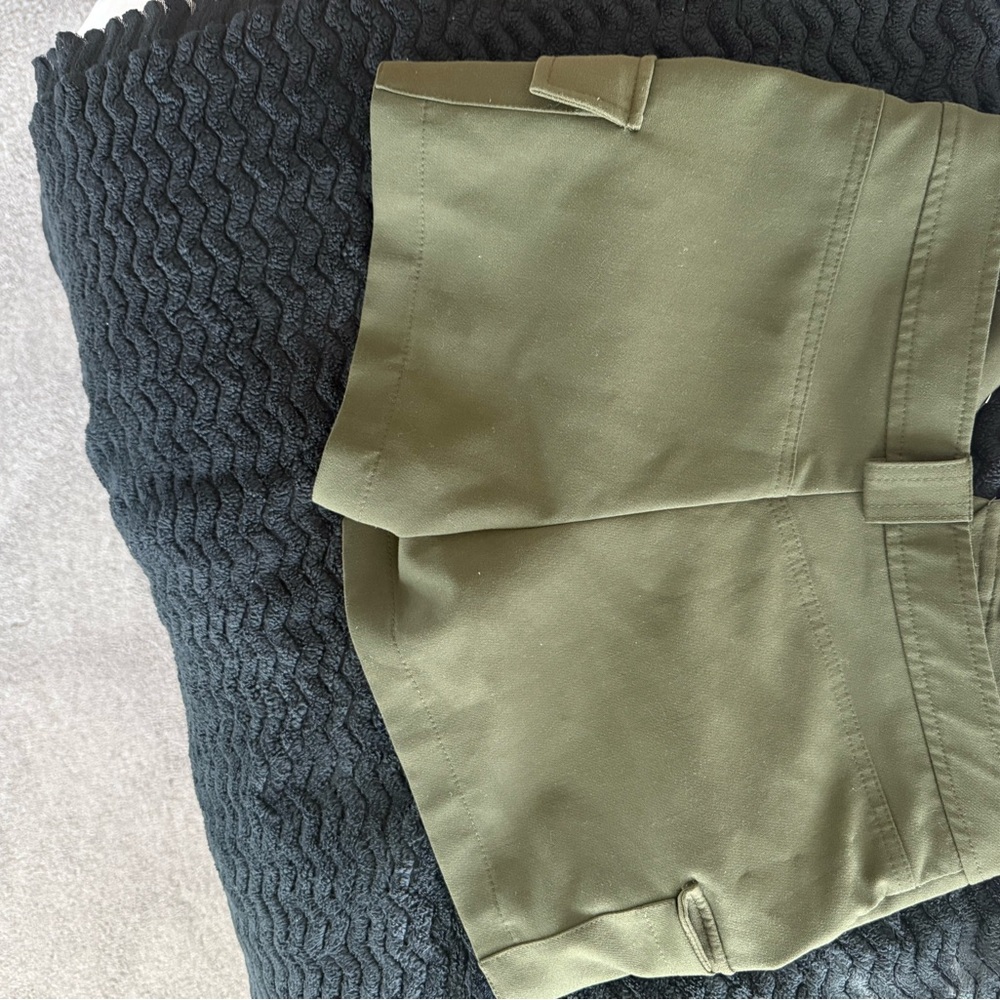 Zara Olive Green Women's Cargo Shorts - Picture 5 of 7
